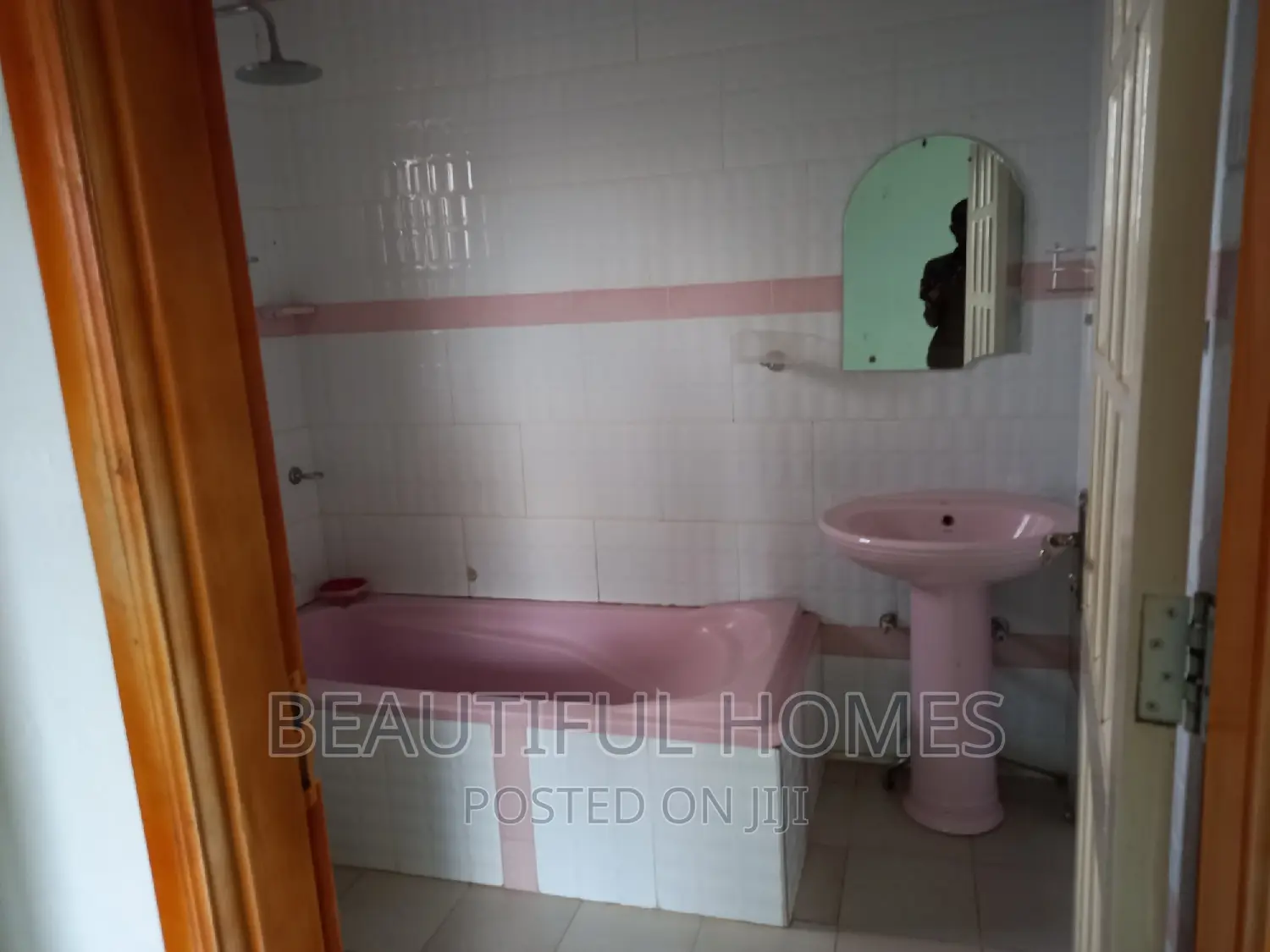 Furnished 4bdrm Bungalow in Kira for sale in Kira