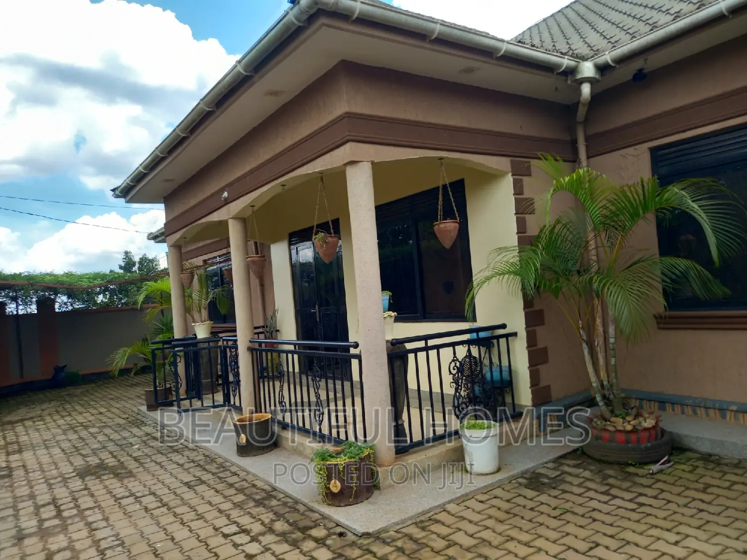 Furnished 4bdrm Bungalow in Kira for sale in Kira