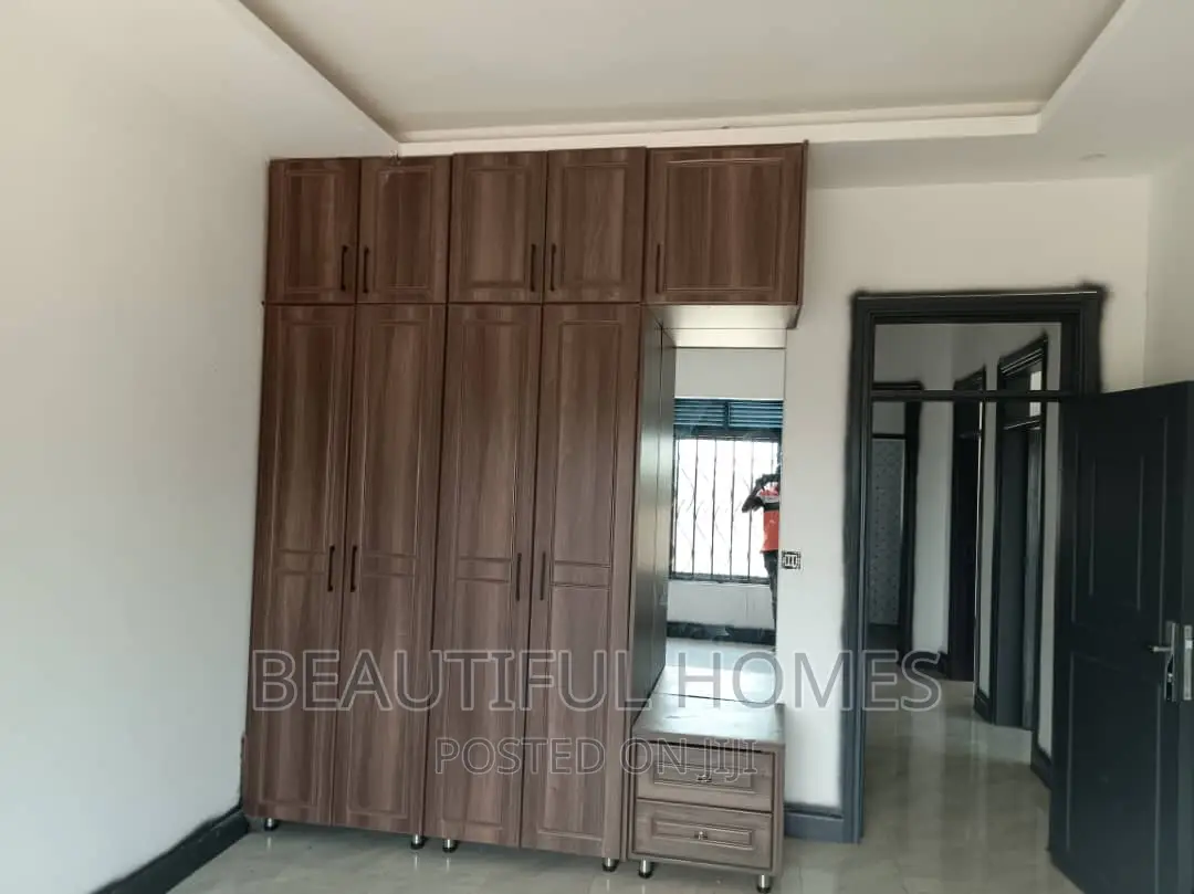 Furnished 4bdrm Bungalow in Kira for sale in Kira