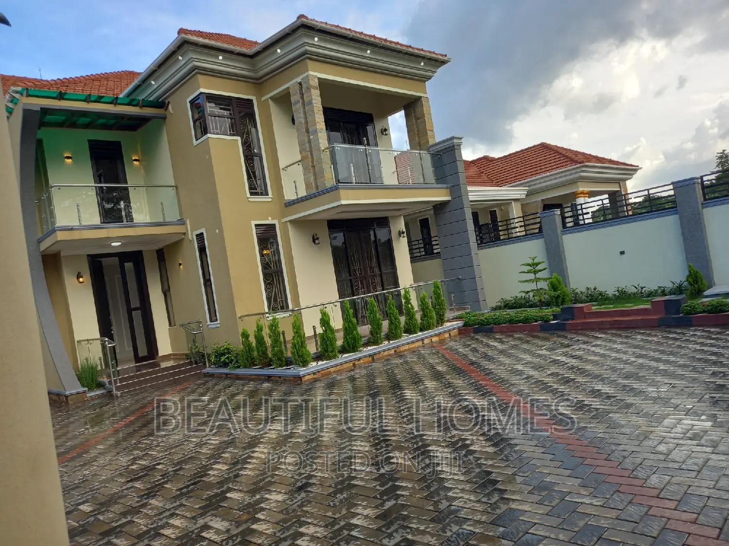 Furnished 6bdrm Duplex in Kira Mamerito Road for sale in Kira