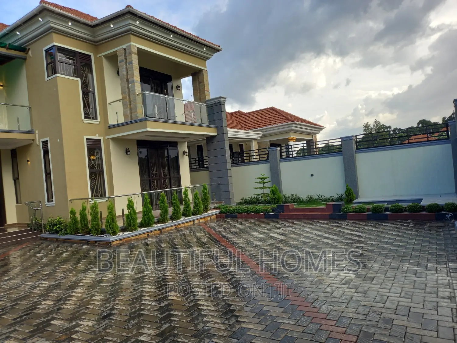 Furnished 6bdrm Duplex in Kira Mamerito Road for sale in Kira