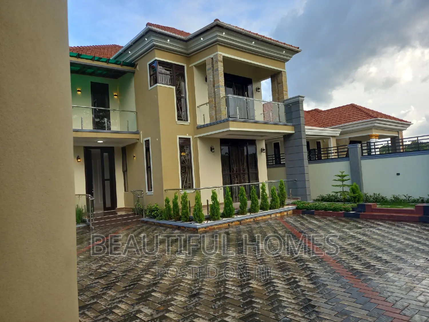 Furnished 6bdrm Mansion in Kira Five Star for sale in Kira