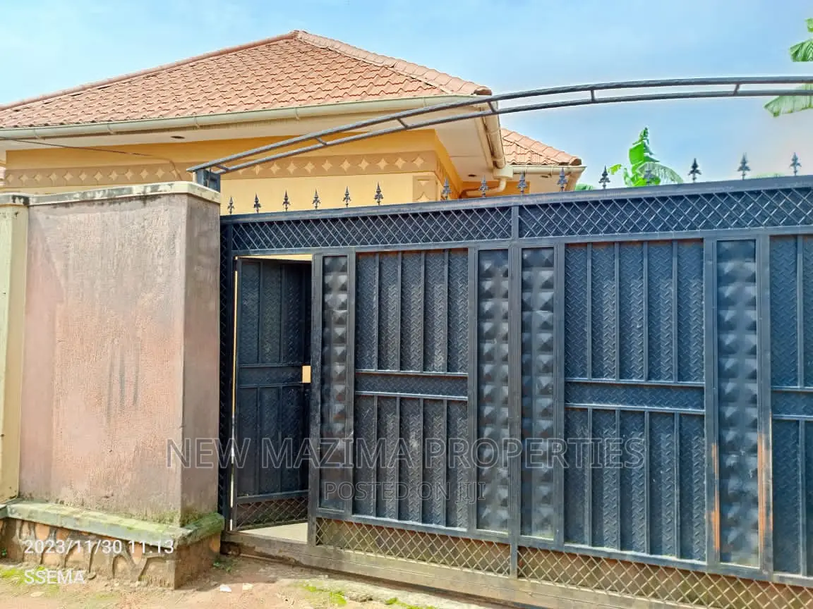 3bdrm Bungalow in Nansana Bujjuko Town, Central Division for sale in Central Division