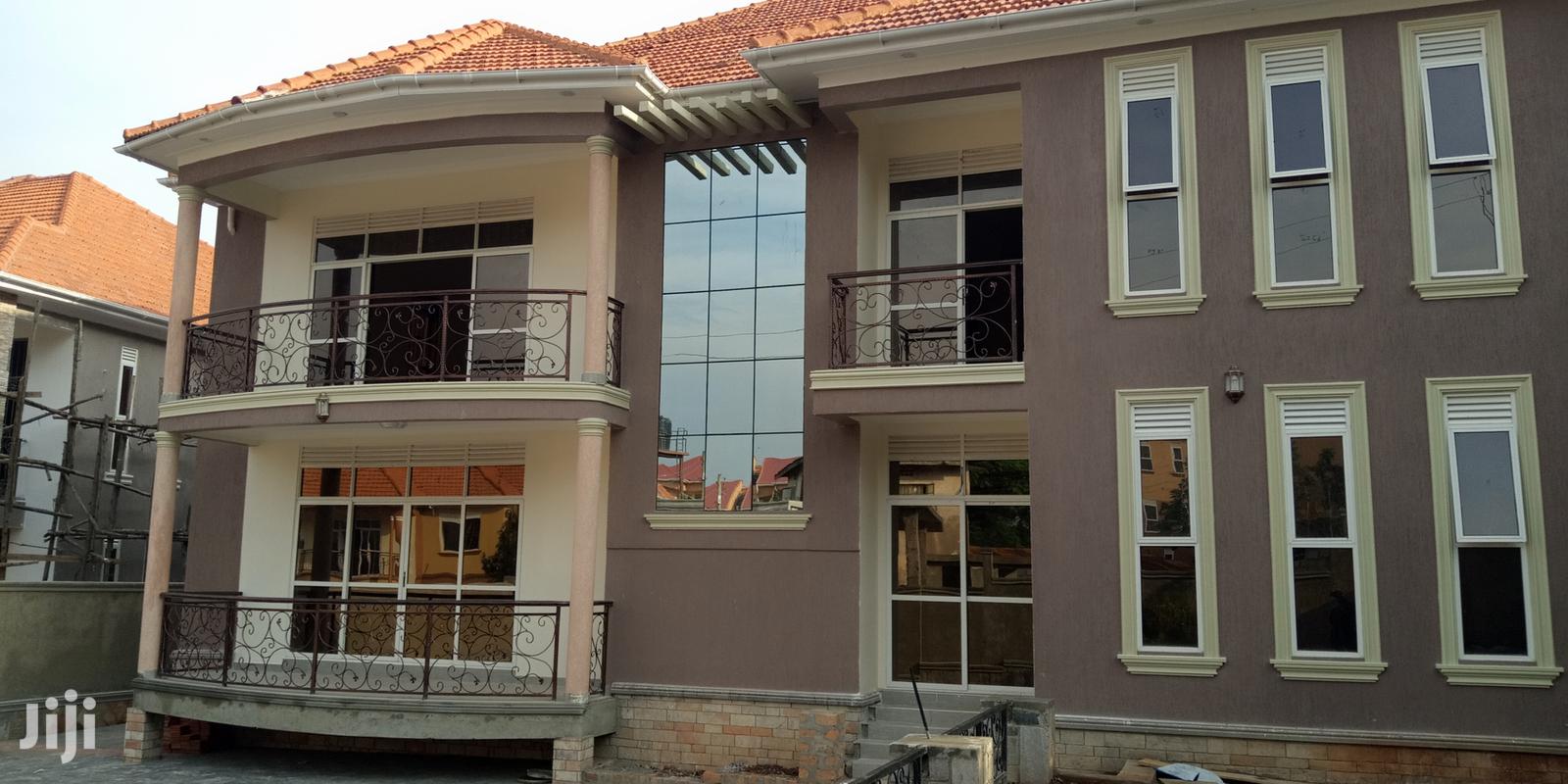Munyonyo Diplomatic Class Mansion for Sale in Kampala