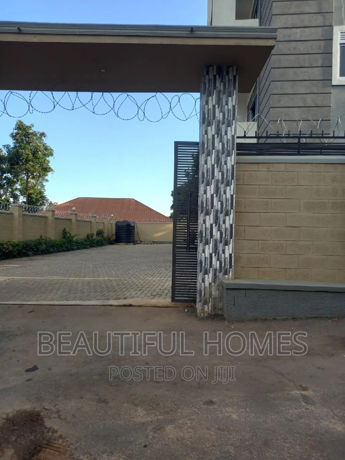Furnished 2bdrm Block of Flats in Kisaasi Corporate, Nakawa for sale in Nakawa
