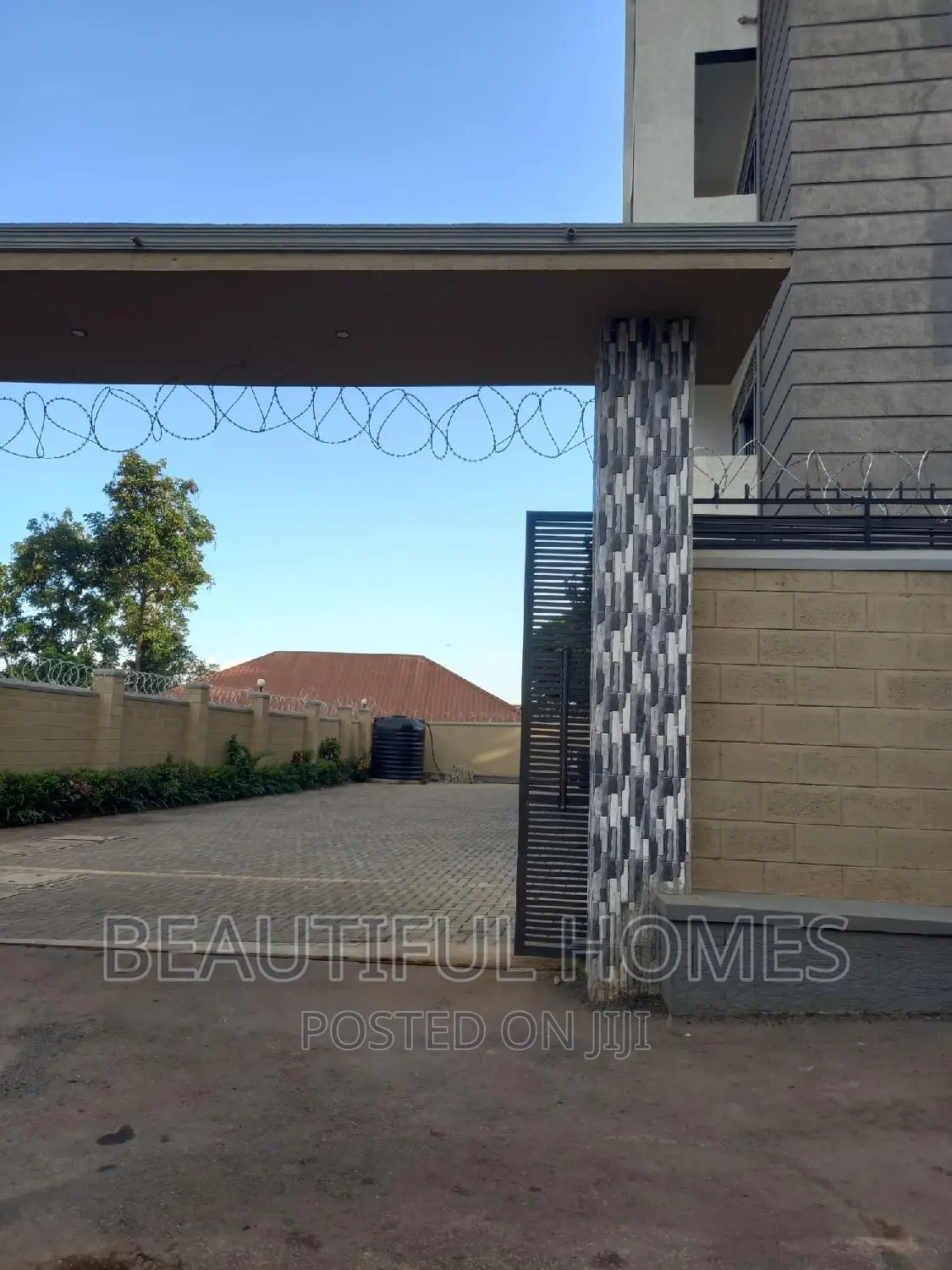 Furnished 2bdrm Block of Flats in Kisaasi, Nakawa for sale in Nakawa