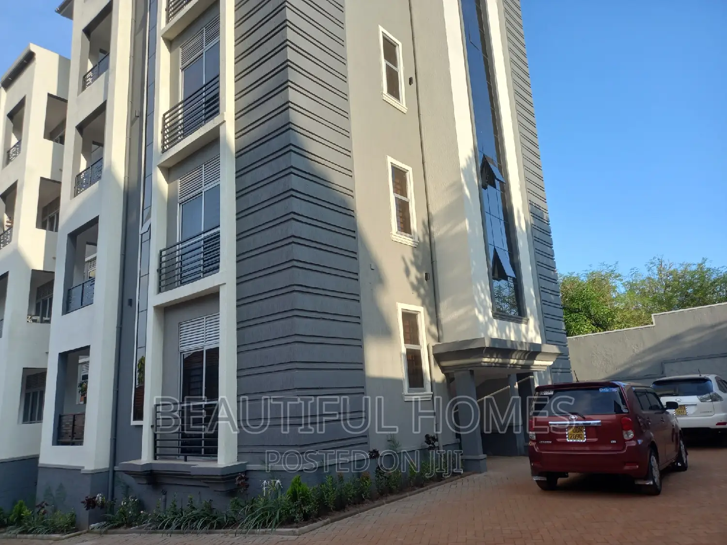 Furnished 2bdrm Block of Flats in Kisaasi, Central Division for sale in Central Division