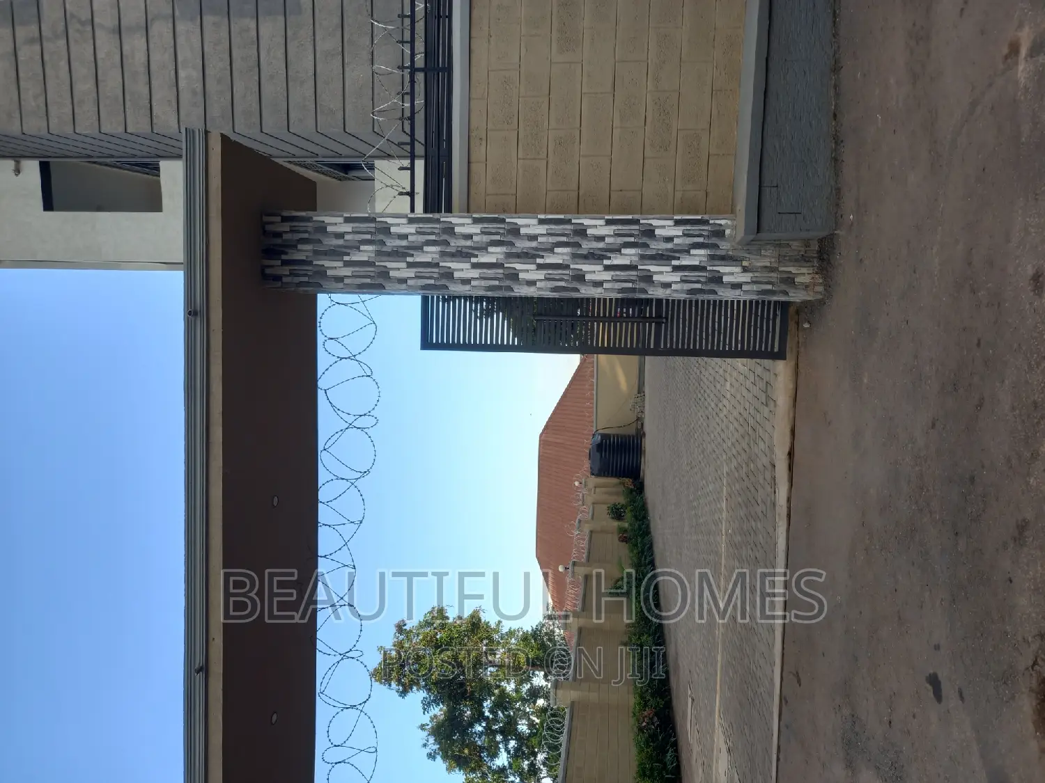 Furnished 2bdrm Block of Flats in Kisaasi, Central Division for sale in Central Division