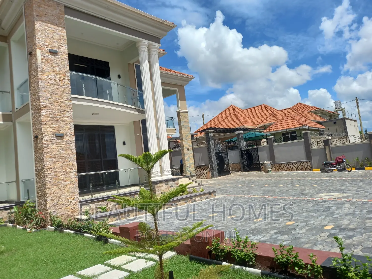 Furnished 6bdrm Mansion in Kira Tarmacked, Nakawa for sale in Nakawa