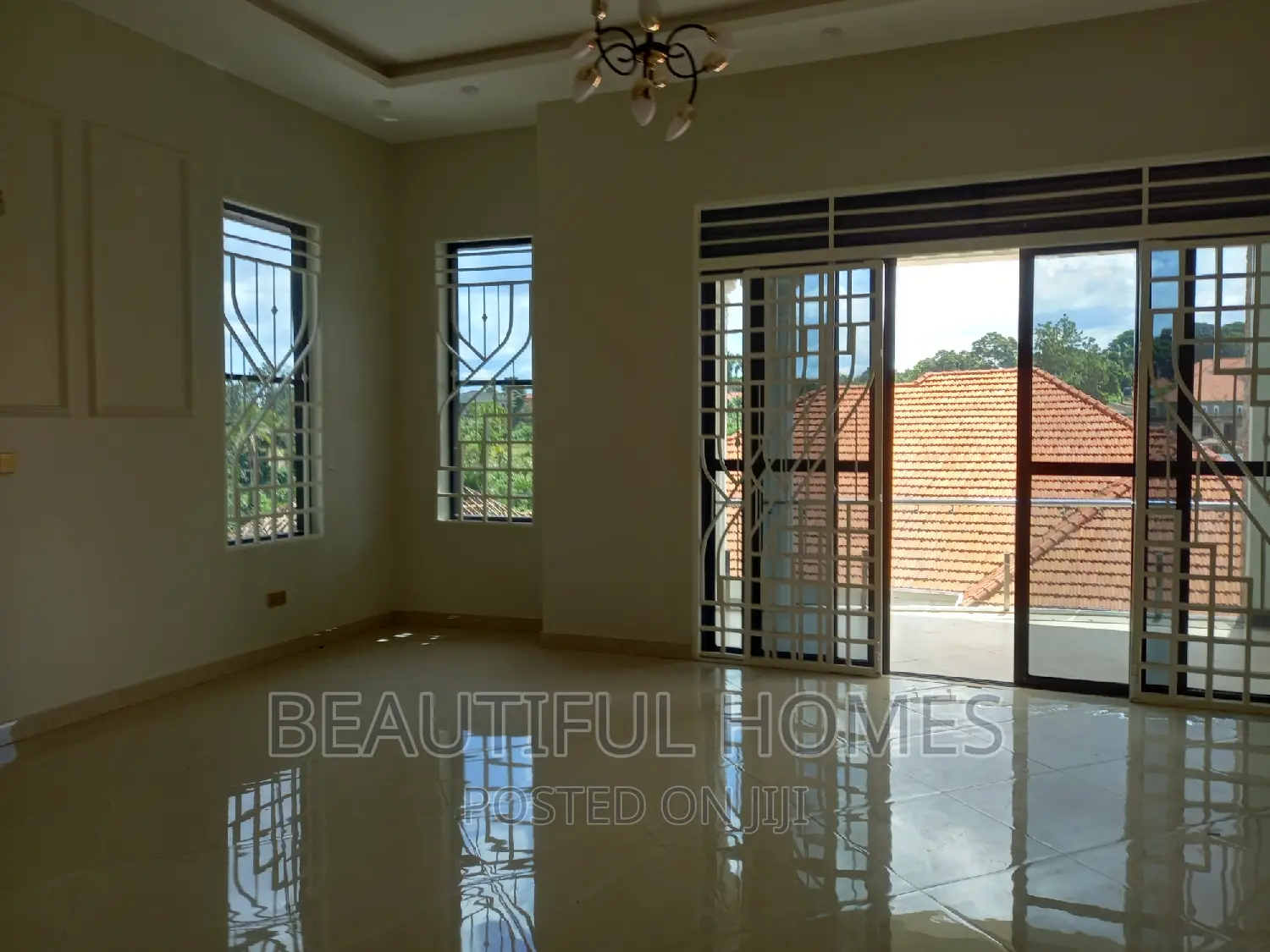 Furnished 6bdrm Duplex in Kira Ministers for sale in Kira