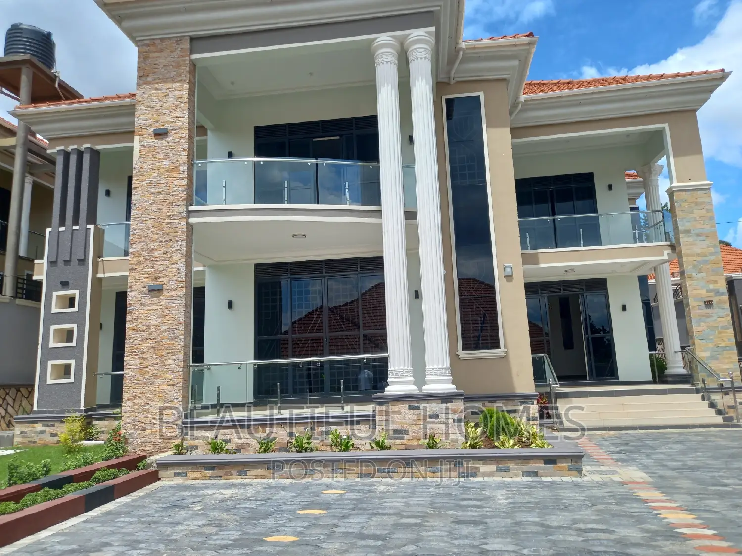Furnished 6bdrm Mansion in Kira Organised for sale in Kira