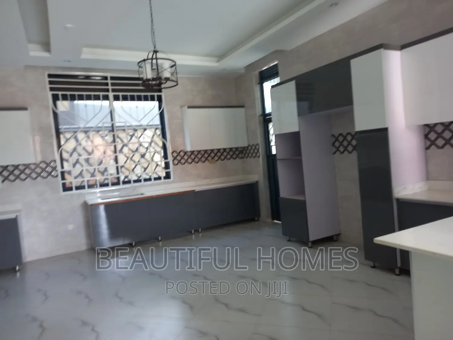 Furnished 6bdrm Mansion in Kira Organised for sale in Kira