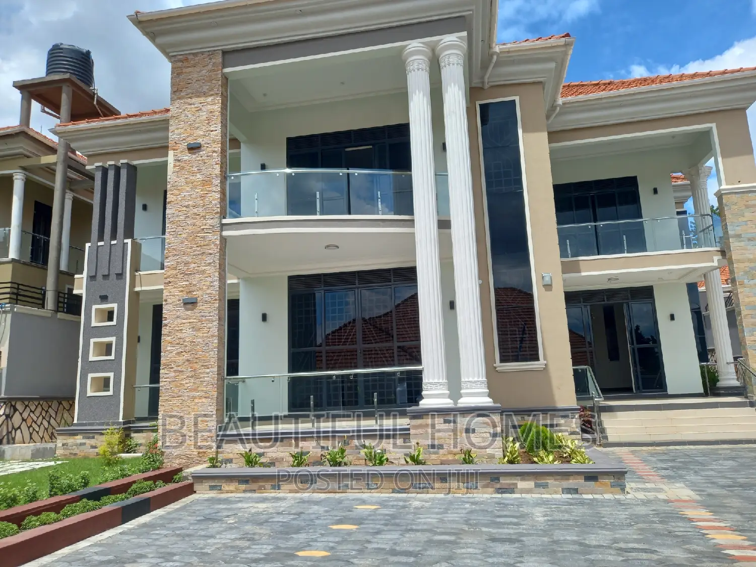 Furnished 6bdrm Mansion in Kira Organised for sale in Kira