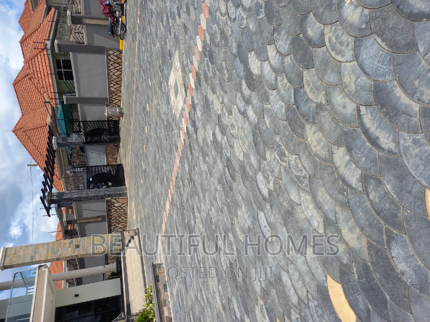 Furnished 6bdrm Mansion in Kira Organised for sale in Kira
