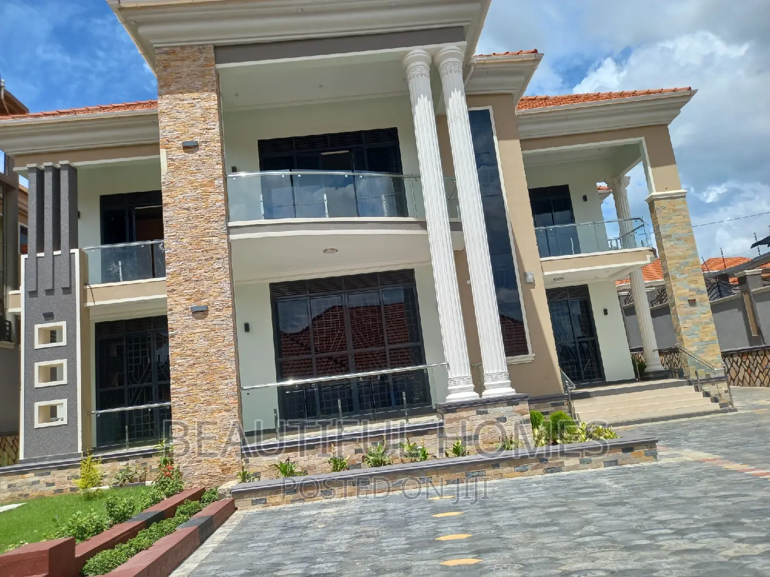 Furnished 6bdrm Duplex in Kira Ministers for sale in Kira