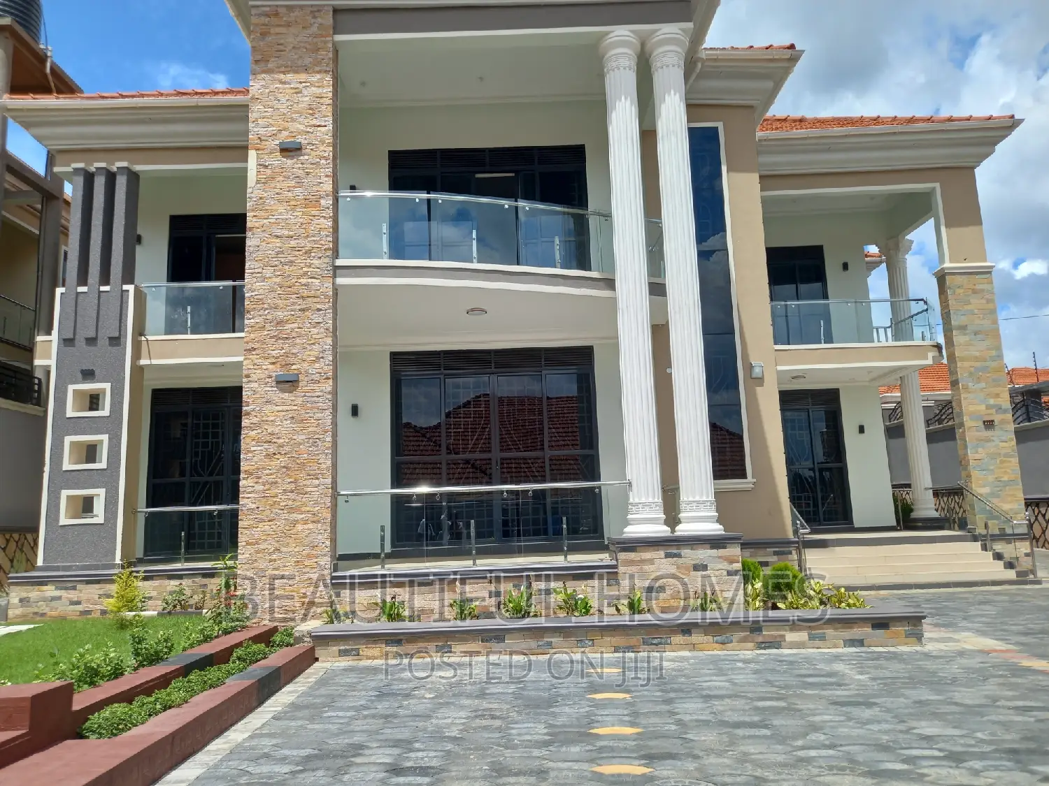 Furnished 6bdrm Duplex in Kira Ministers for sale in Kira