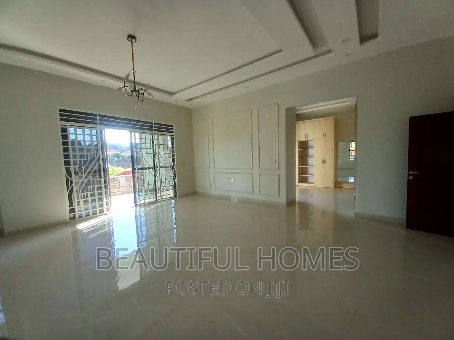 Furnished 6bdrm House in Kira Tarmacked for sale in Kira