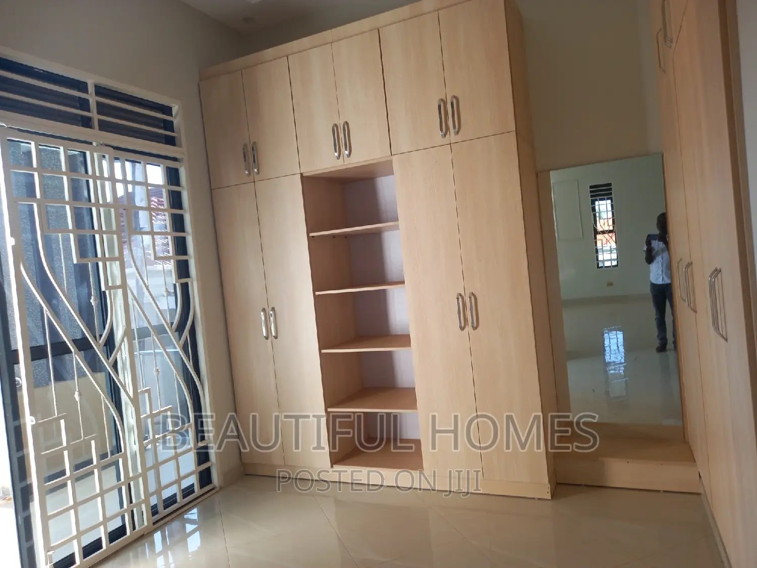 Furnished 6bdrm Mansion in Kira for sale in Kira