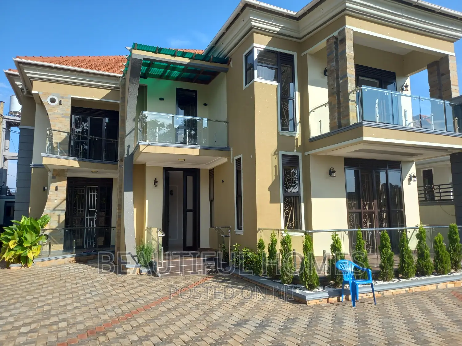Furnished 6bdrm Duplex in Kira Executive for sale in Kira