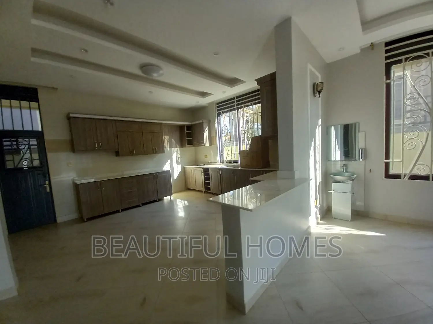 Furnished 6bdrm Mansion in Kira Perfect Estate for sale in Kira