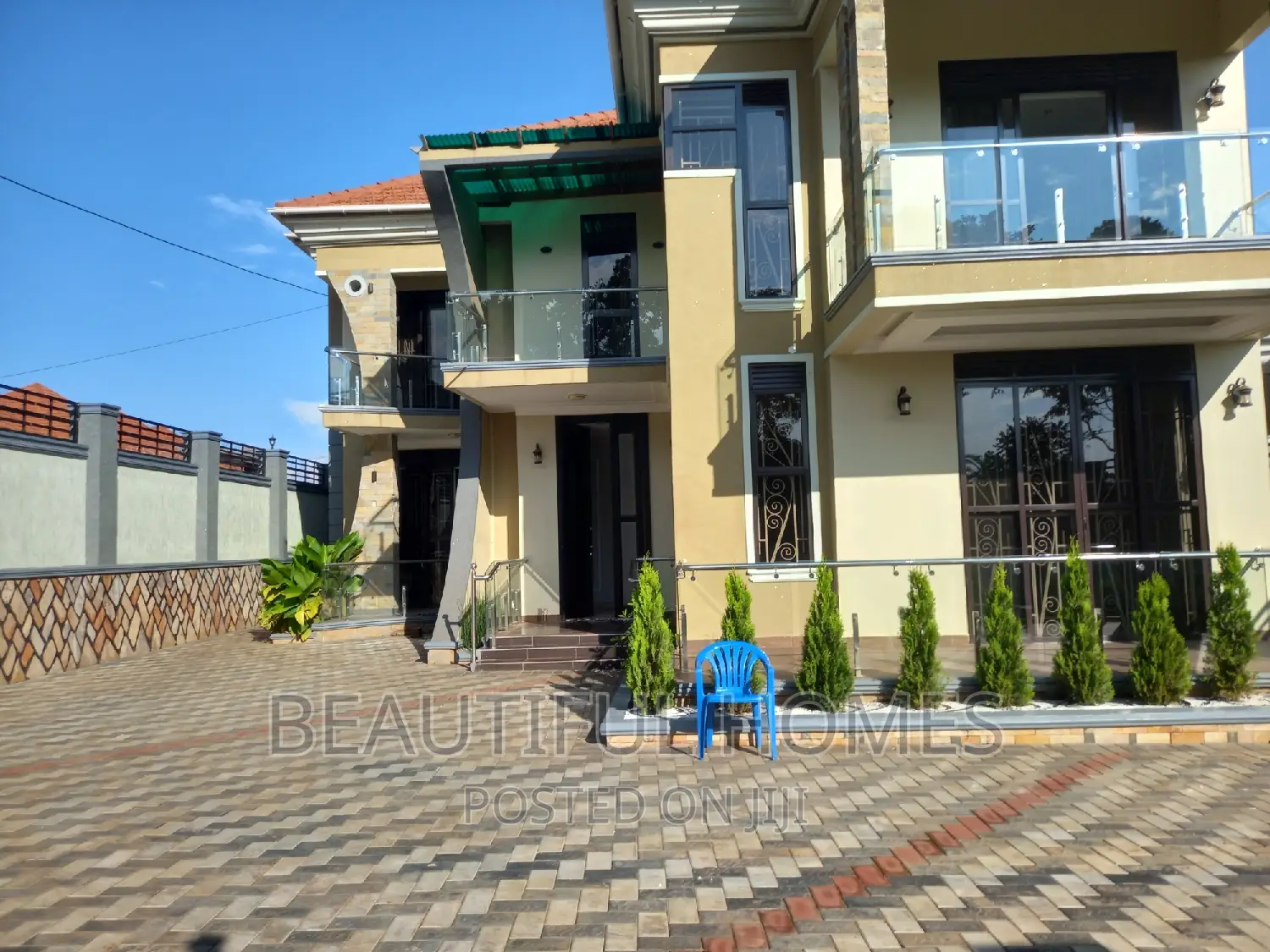 Furnished 6bdrm Duplex in Kira Perfect for sale in Kira
