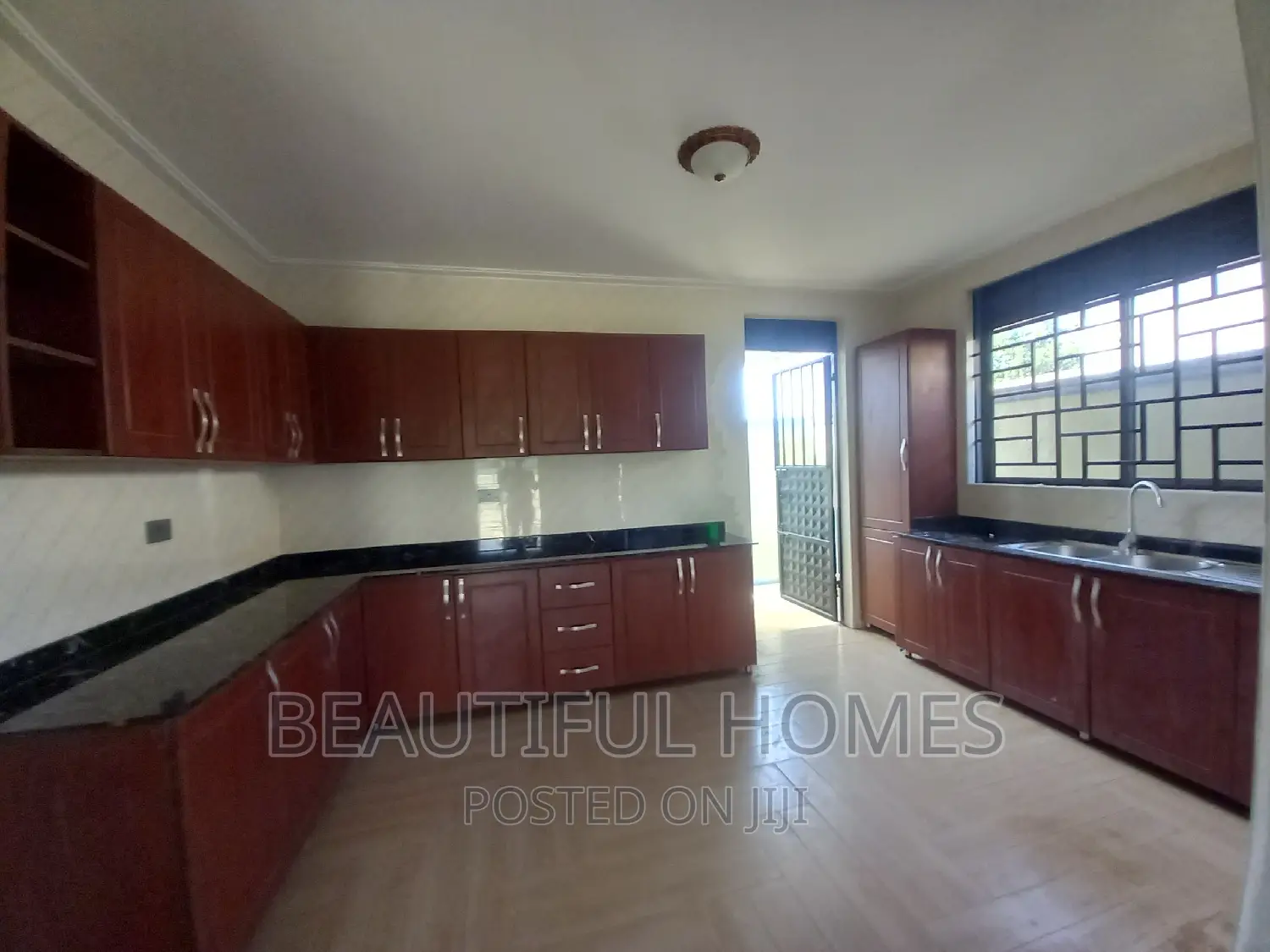 Furnished 6bdrm Mansion in Kira Mamerito Road for sale in Kira