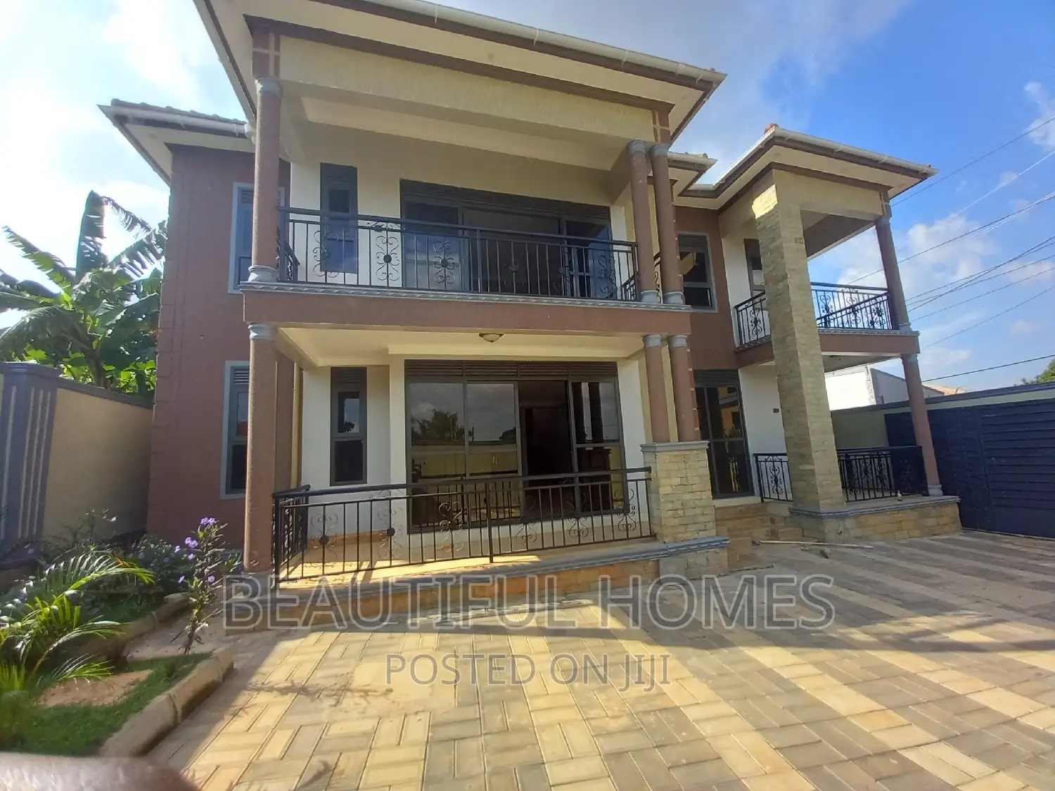 Furnished 6bdrm Duplex in Kira Corporate for sale in Kira