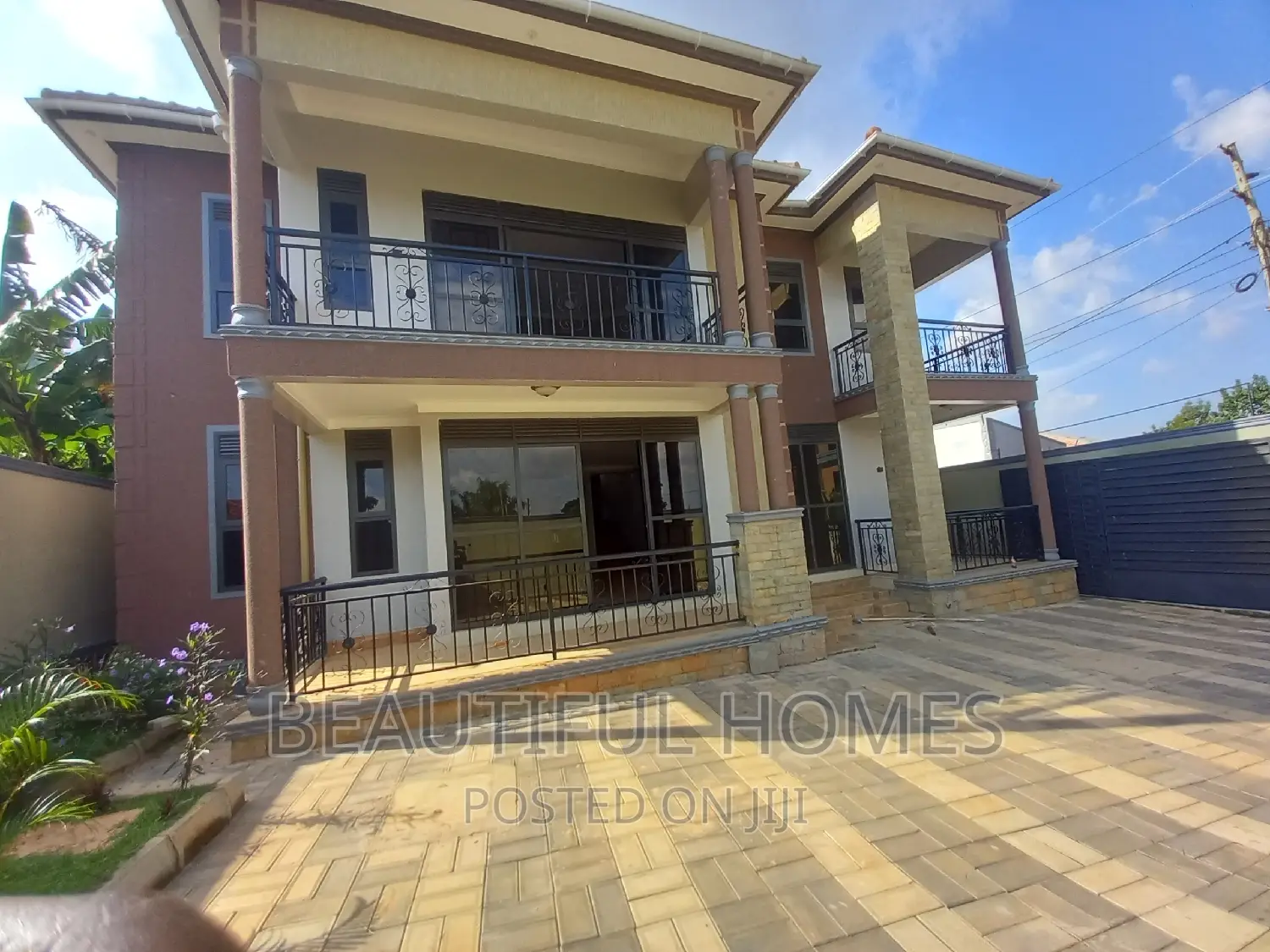 Furnished 6bdrm Duplex in Kira Corporate for sale in Kira