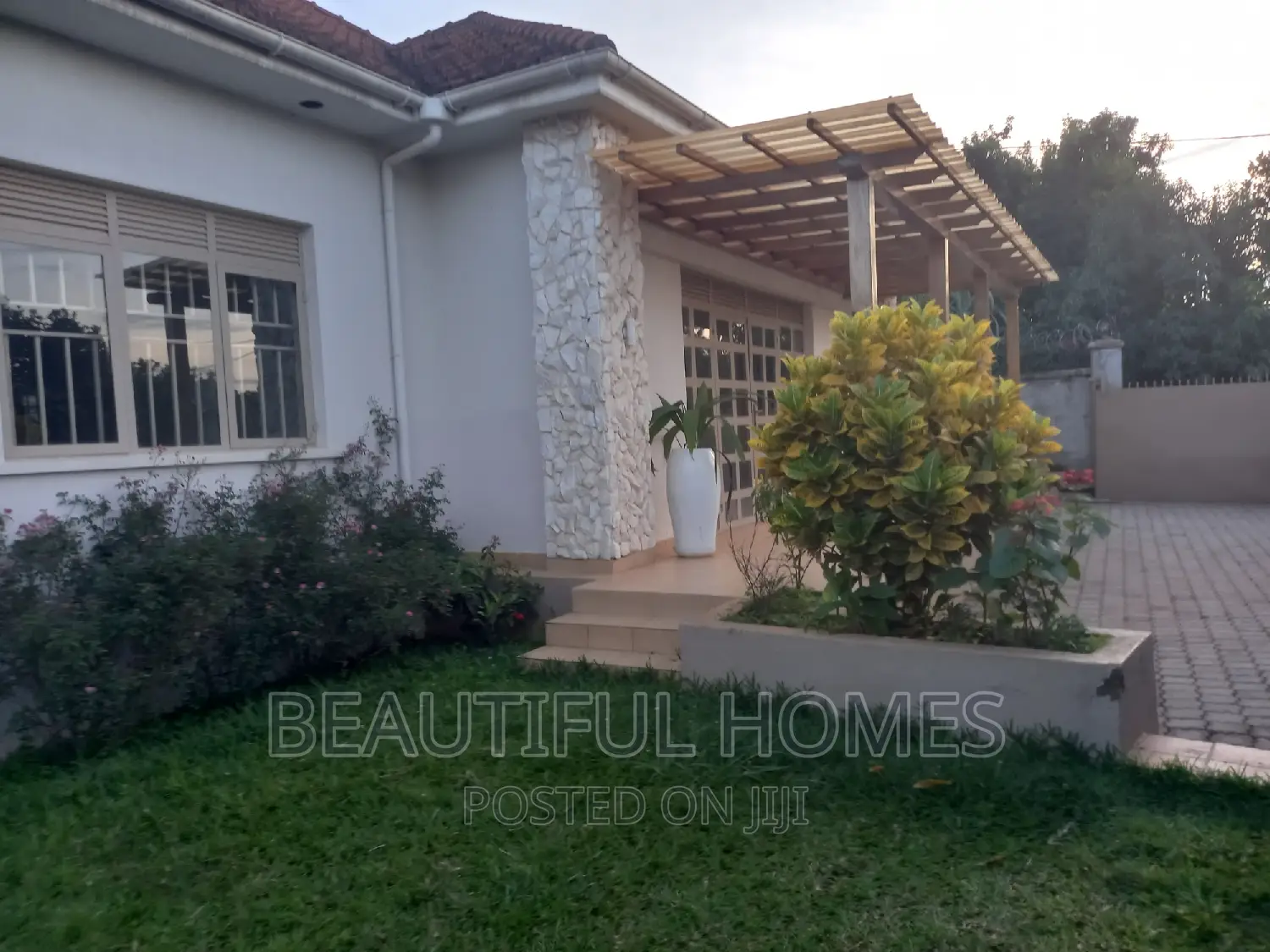 Furnished 4bdrm House in Kira for sale in Kira