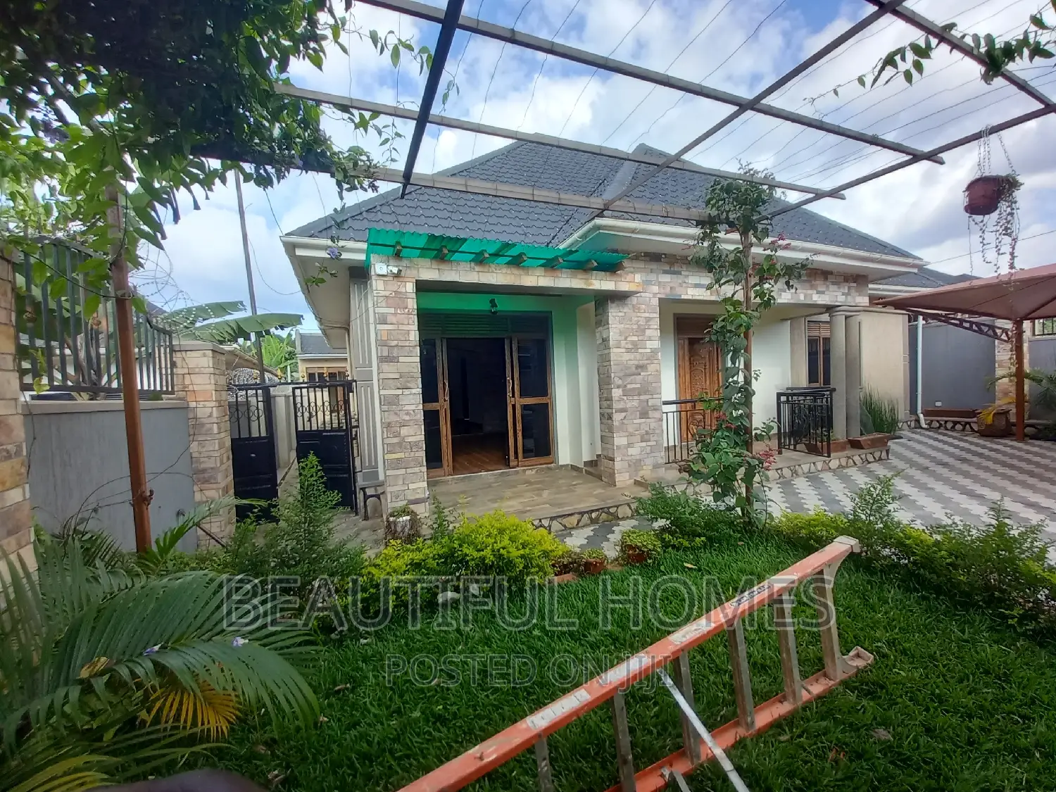 Furnished 4bdrm Bungalow in Kira Nabusugwe for sale in Kira