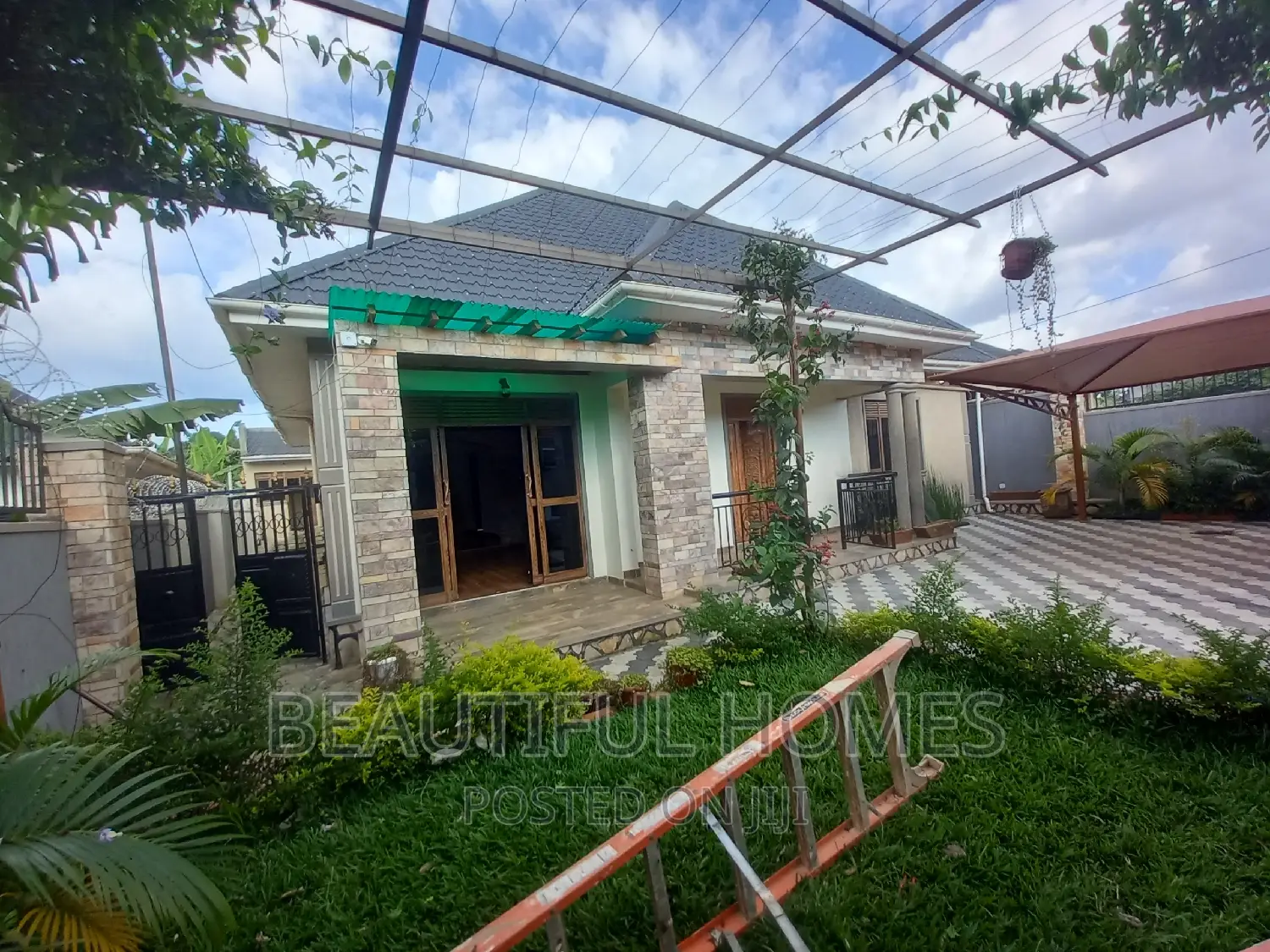 Furnished 4bdrm Bungalow in Kira Nabusugwe for sale in Kira