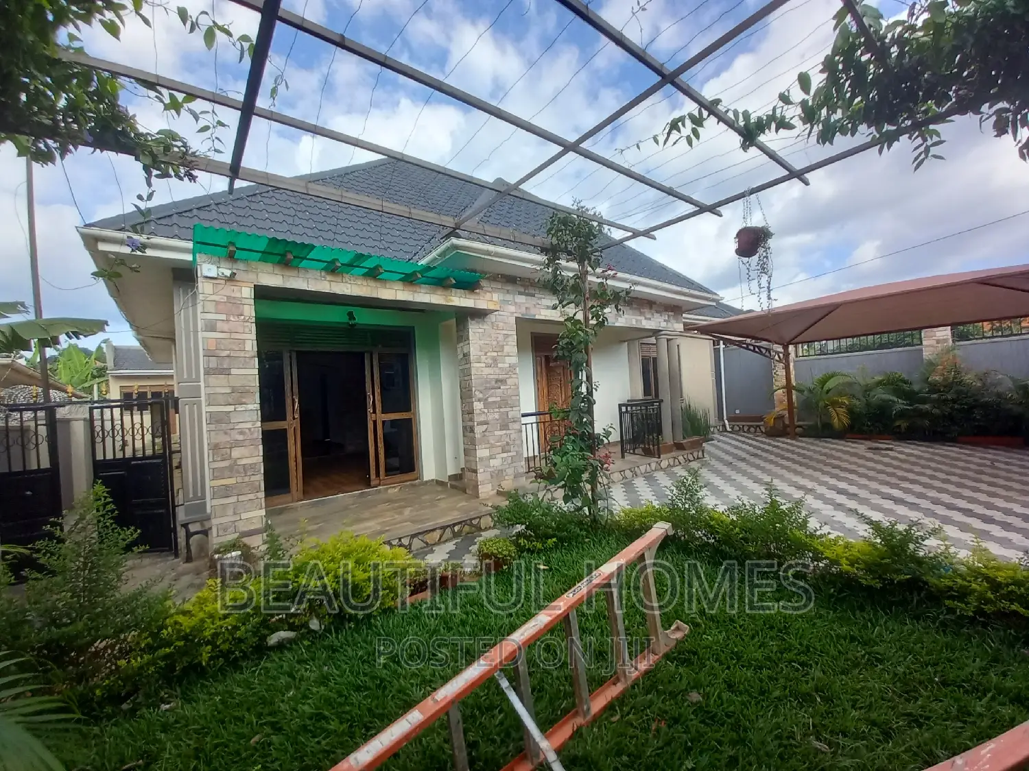 Furnished 4bdrm Bungalow in Kira Nabusugwe for sale in Kira