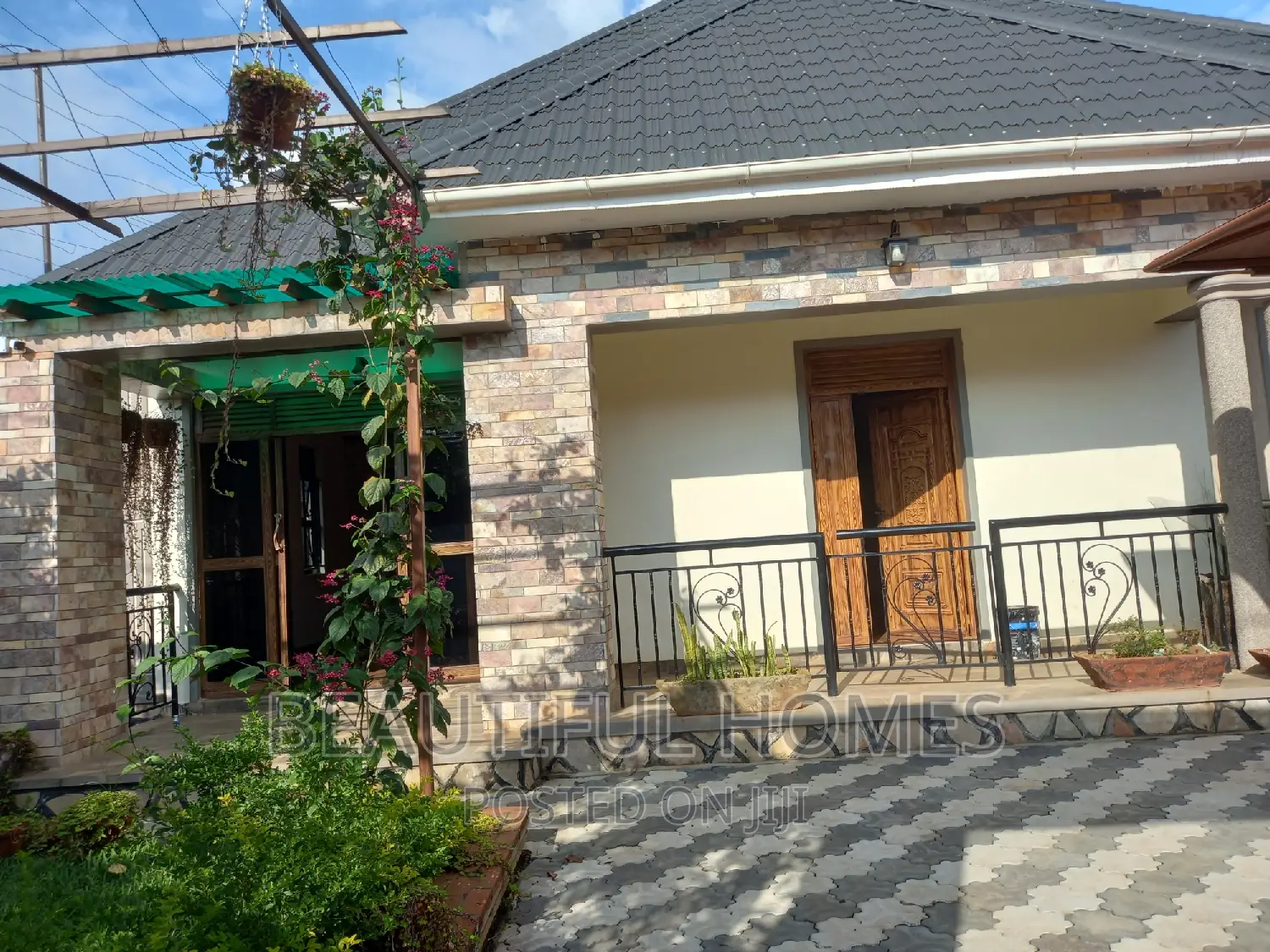Furnished 4bdrm Bungalow in Kira Nabusugwe for sale in Kira