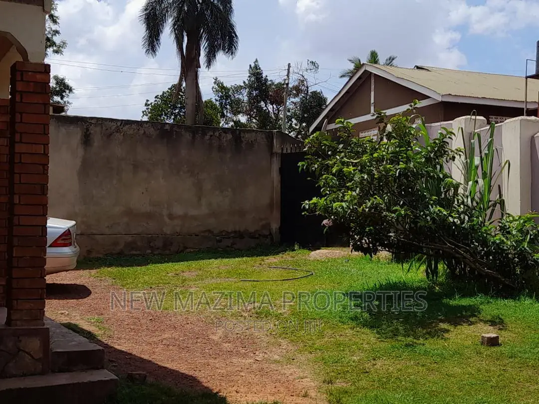 3bdrm Bungalow in Namungoona, Central Division for sale in Central Division