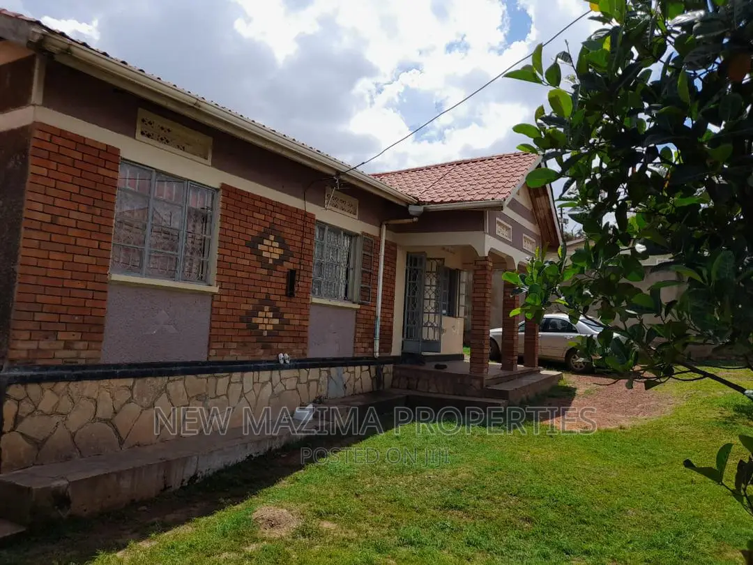 3bdrm Bungalow in Namungoona, Central Division for sale in Central Division