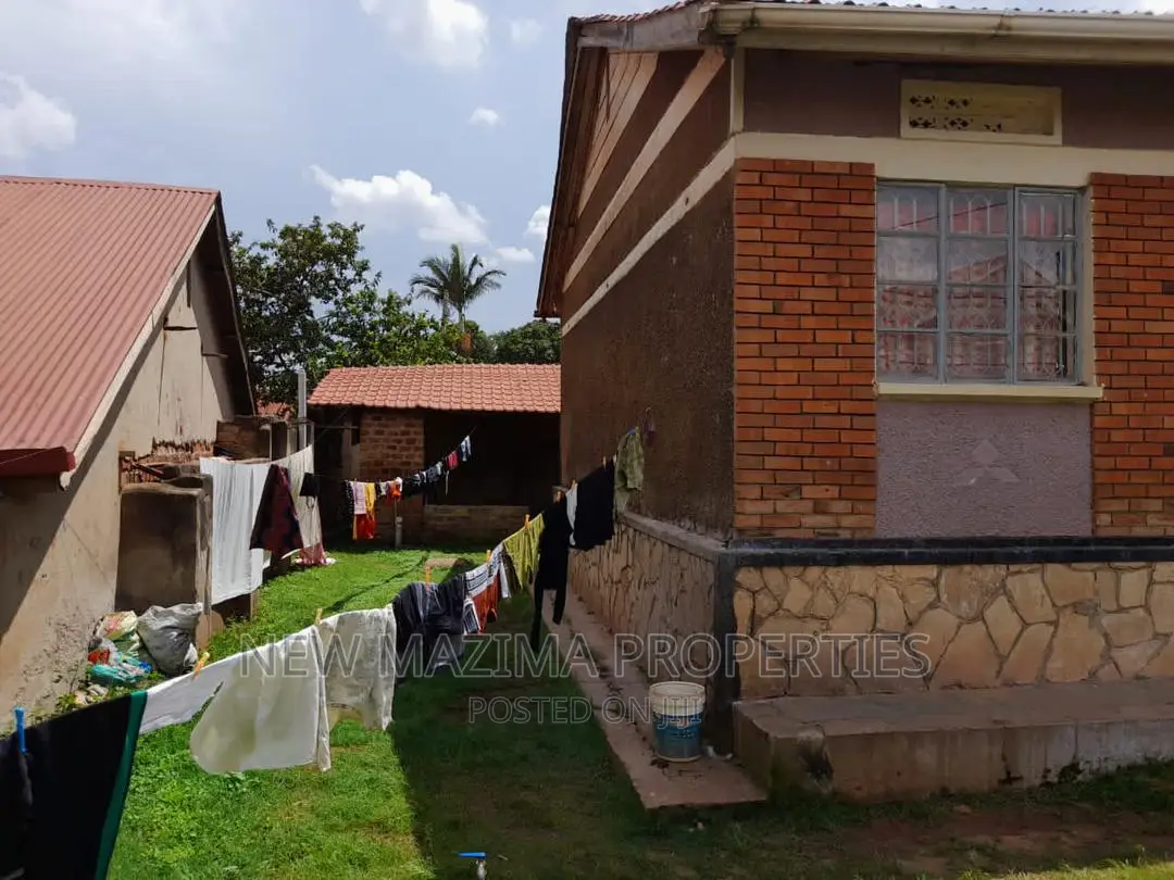 3bdrm Bungalow in Namungoona, Central Division for sale in Central Division