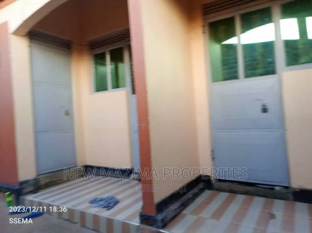 6bdrm House in Bulenga Town, Central Division for sale in Central Division