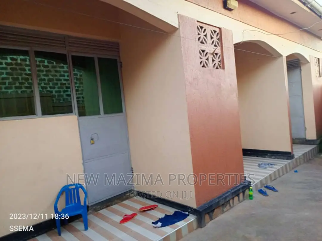 6bdrm House in Bulenga Town, Central Division for sale in Central Division