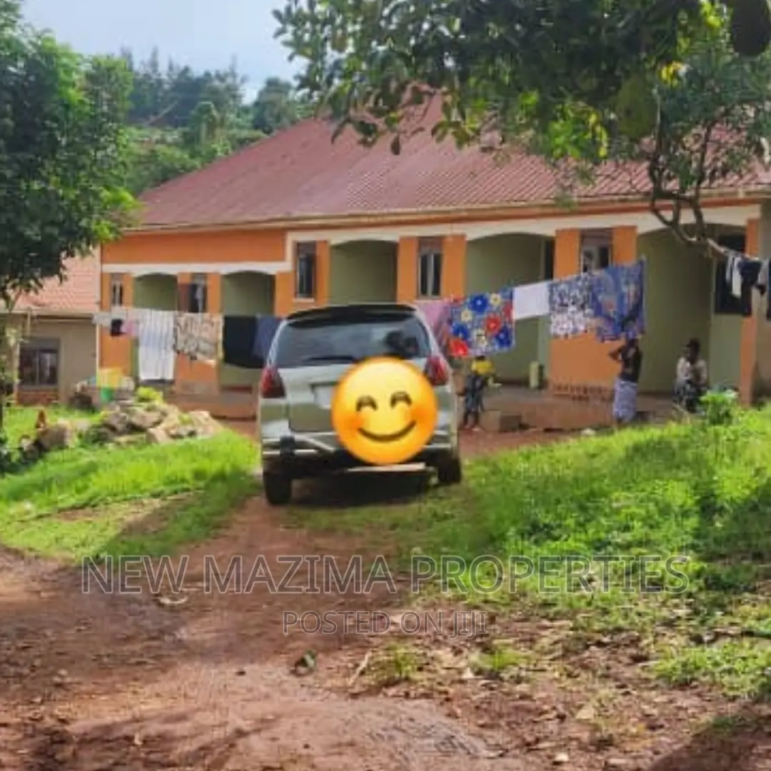 5bdrm House in Kitende Ntebe Rd, Central Division for sale in Central Division