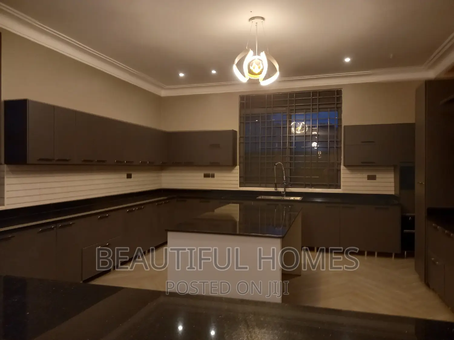 Furnished 6bdrm Mansion in Kyanja, Nakawa for sale in Nakawa