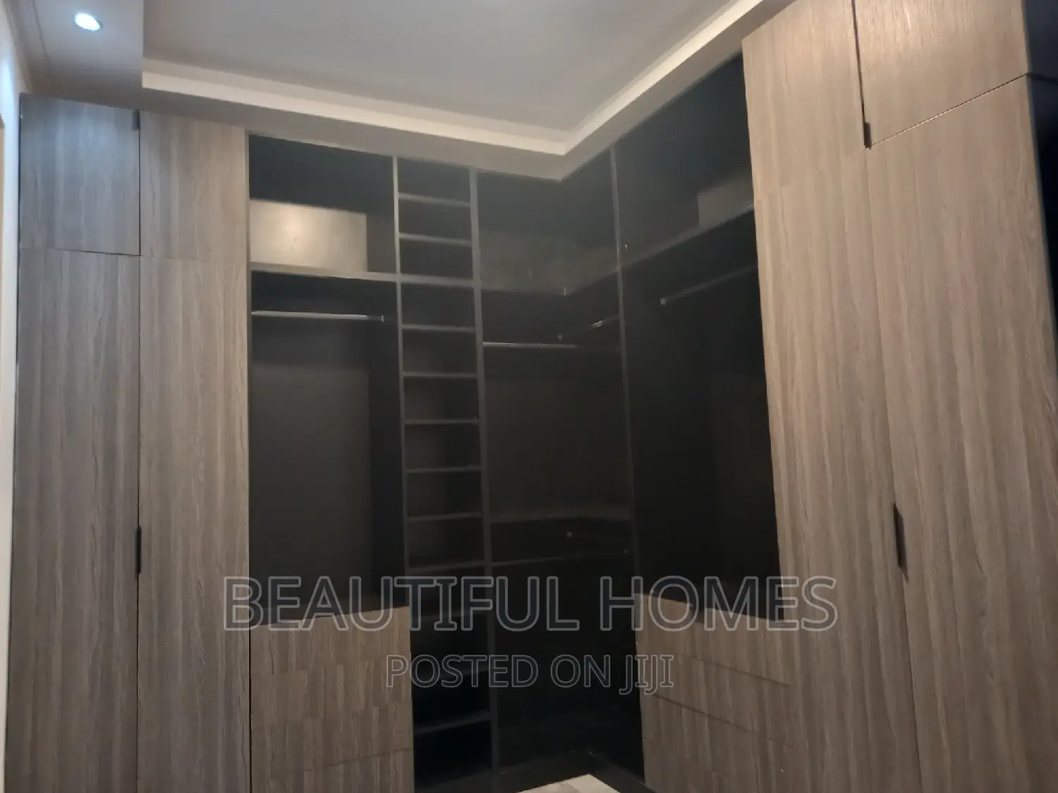 Furnished 6bdrm Mansion in Kyanja, Nakawa for sale in Nakawa