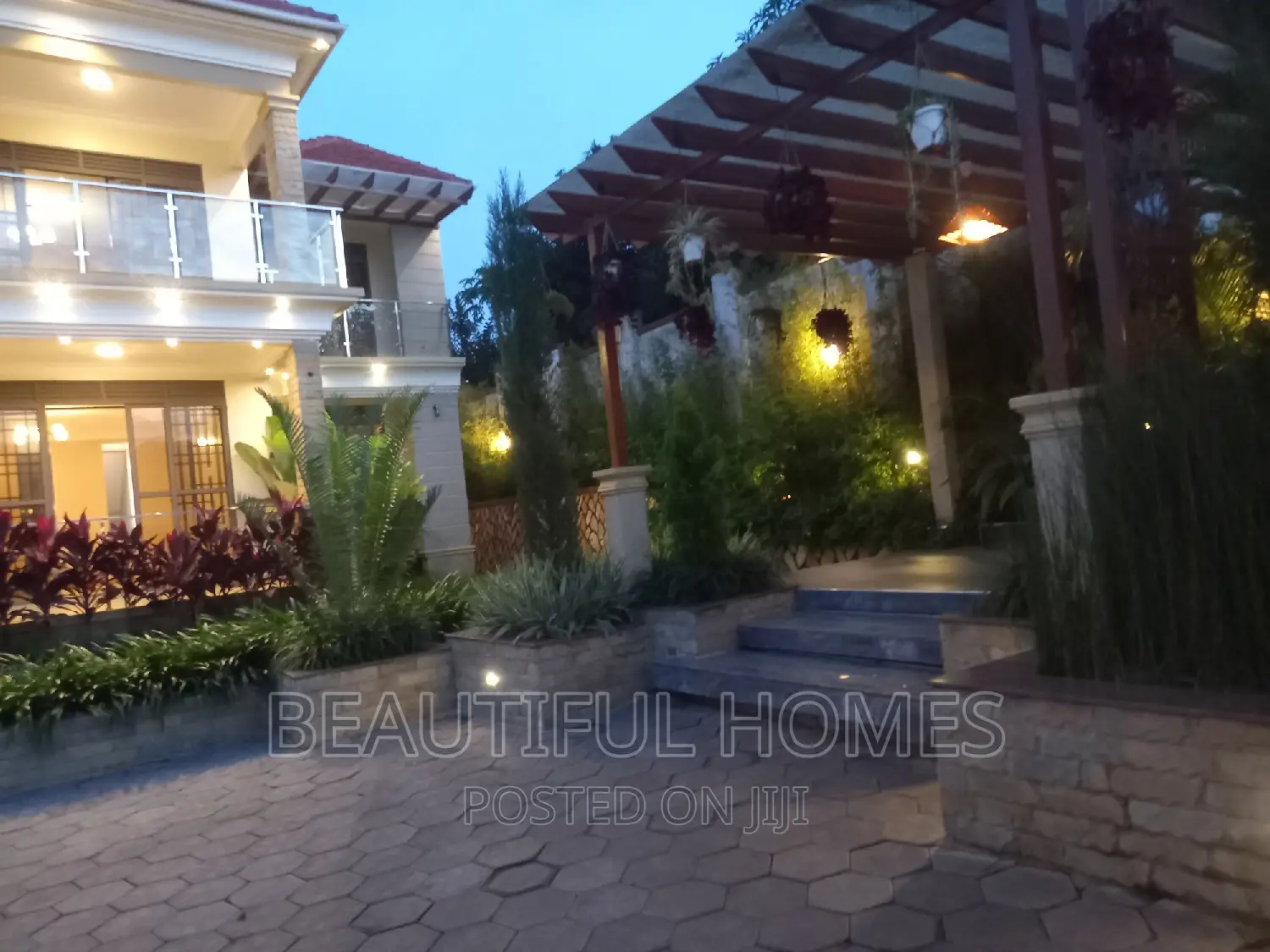 Furnished 7bdrm Duplex in Kyanja, Nakawa for sale in Nakawa