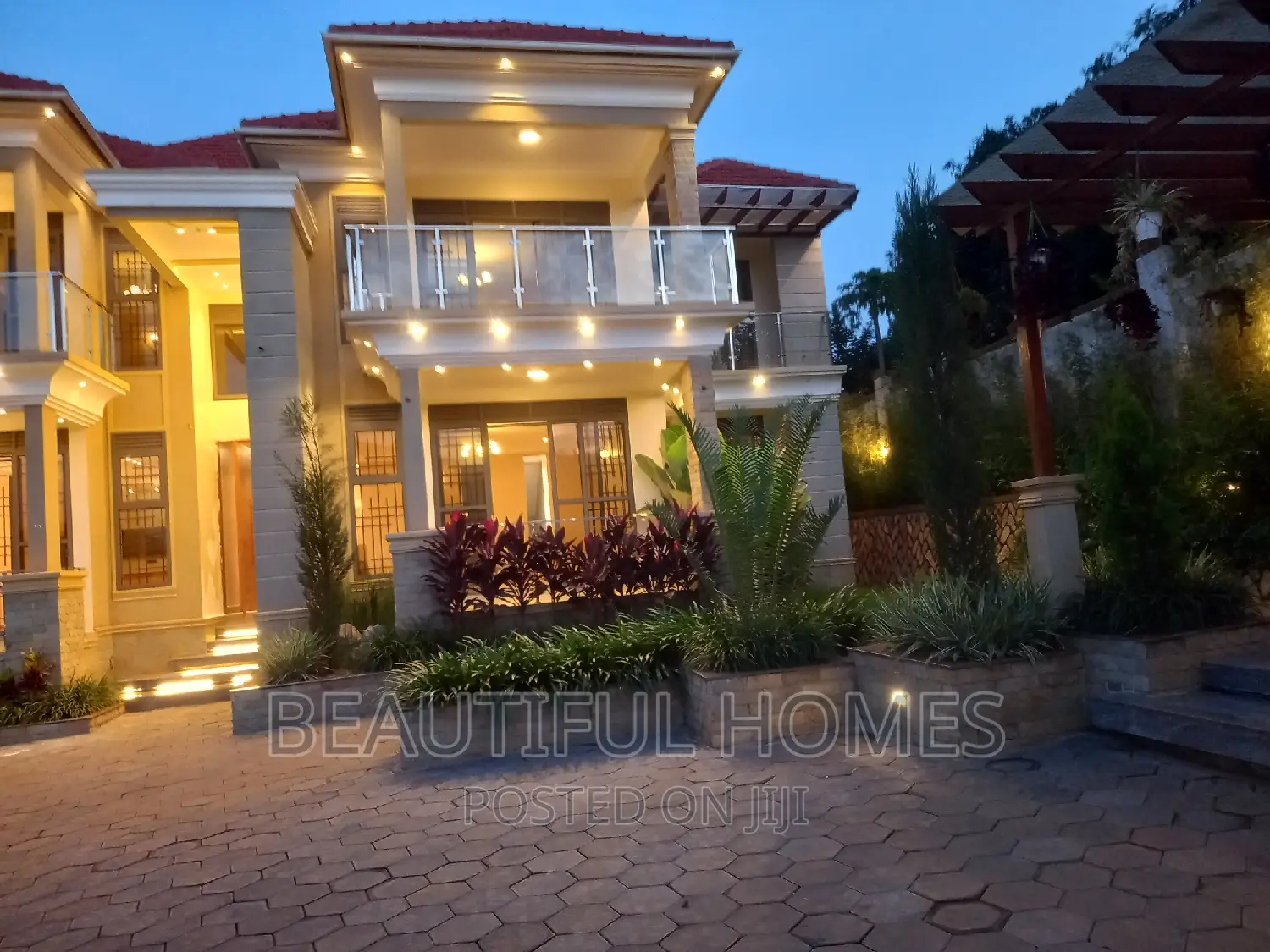 Furnished 7bdrm Duplex in Kyanja, Nakawa for sale in Nakawa