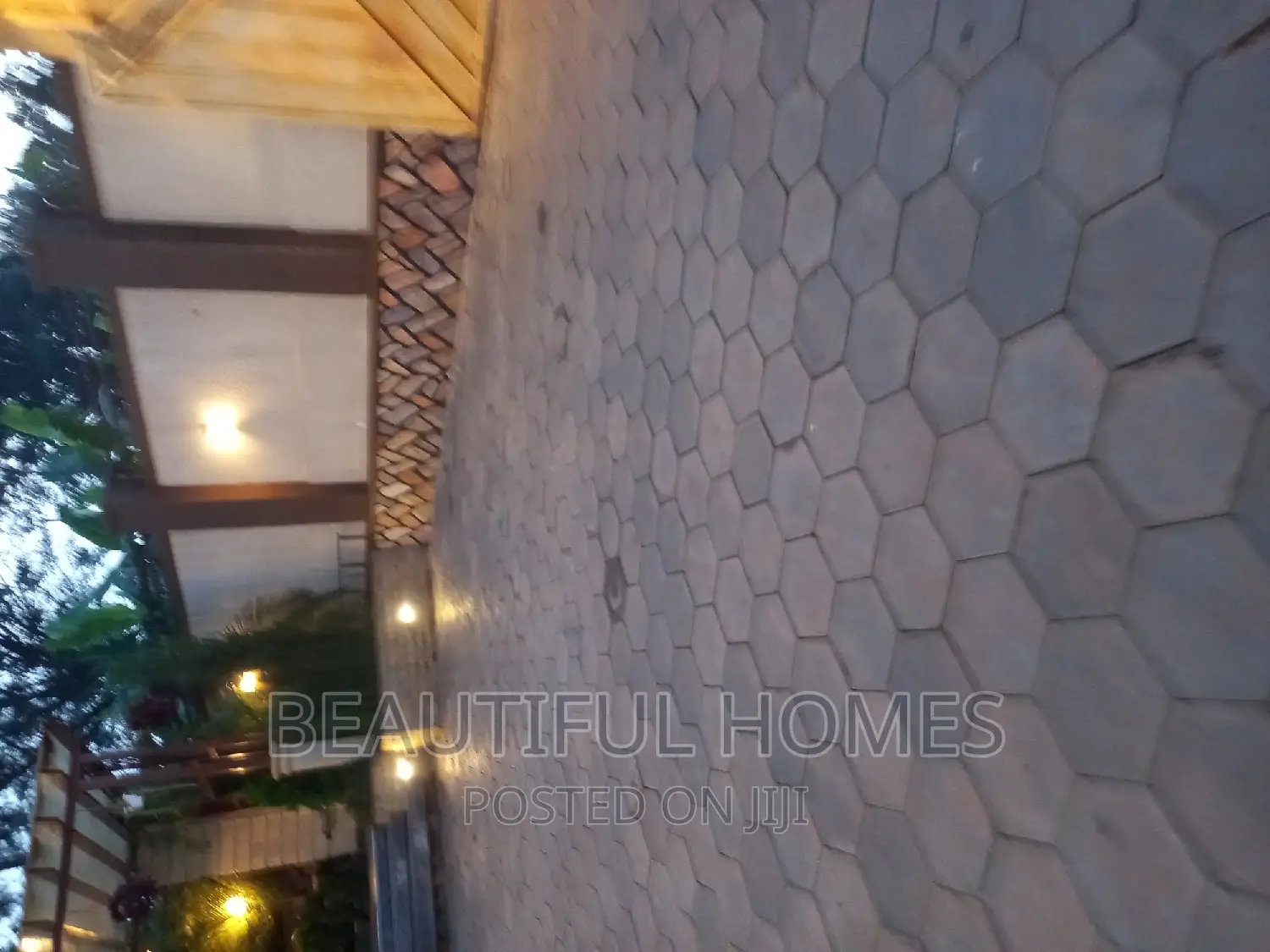 Furnished 7bdrm Duplex in Kyanja, Nakawa for sale in Nakawa