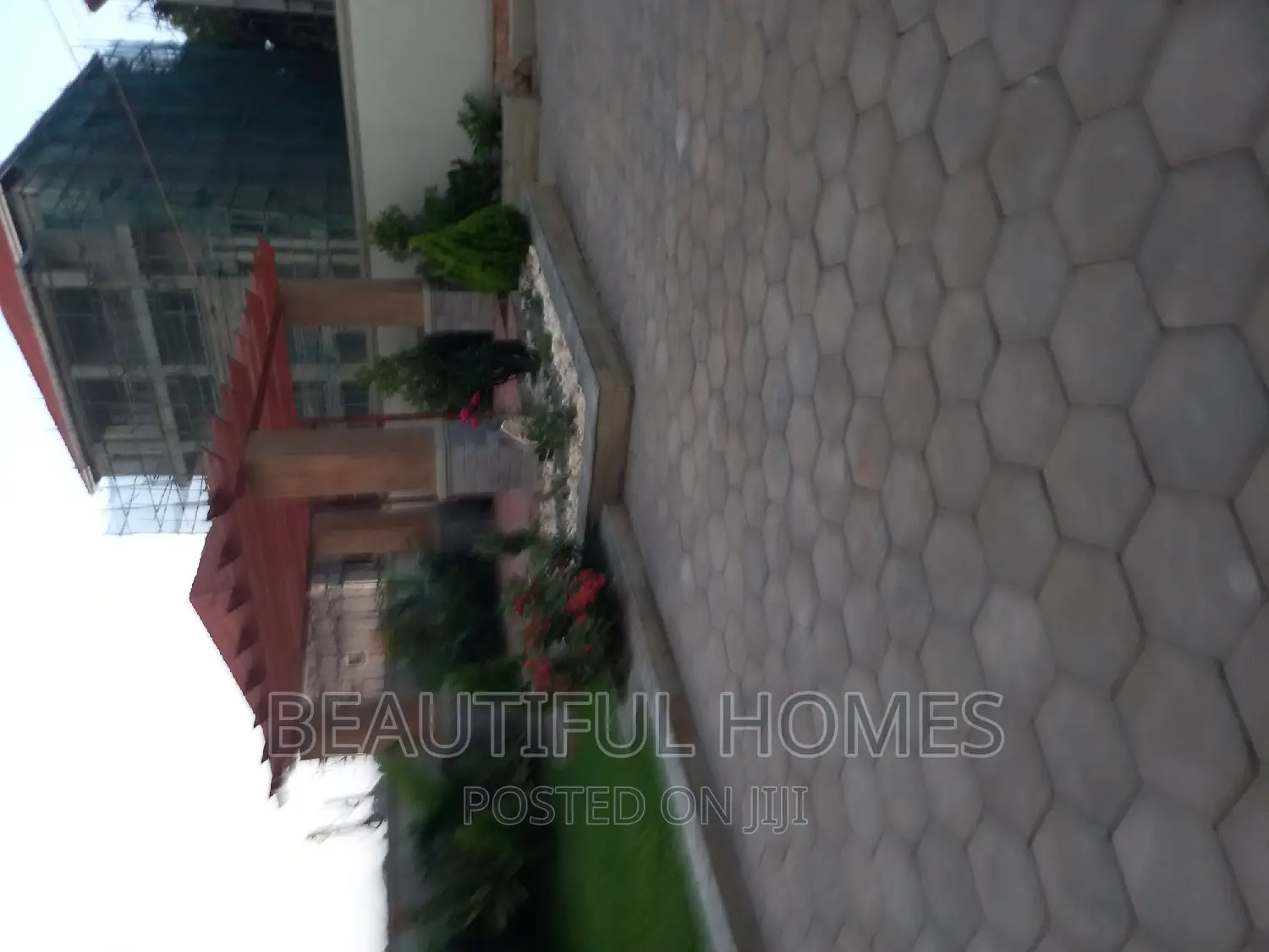 Furnished 6bdrm Mansion in Kyanja Corporate, Nakawa for sale in Nakawa