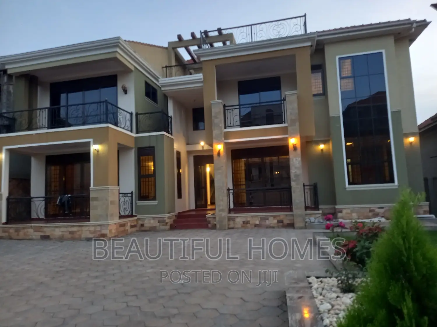 Furnished 6bdrm Duplex in Kyanja Rich, Nakawa for sale in Nakawa