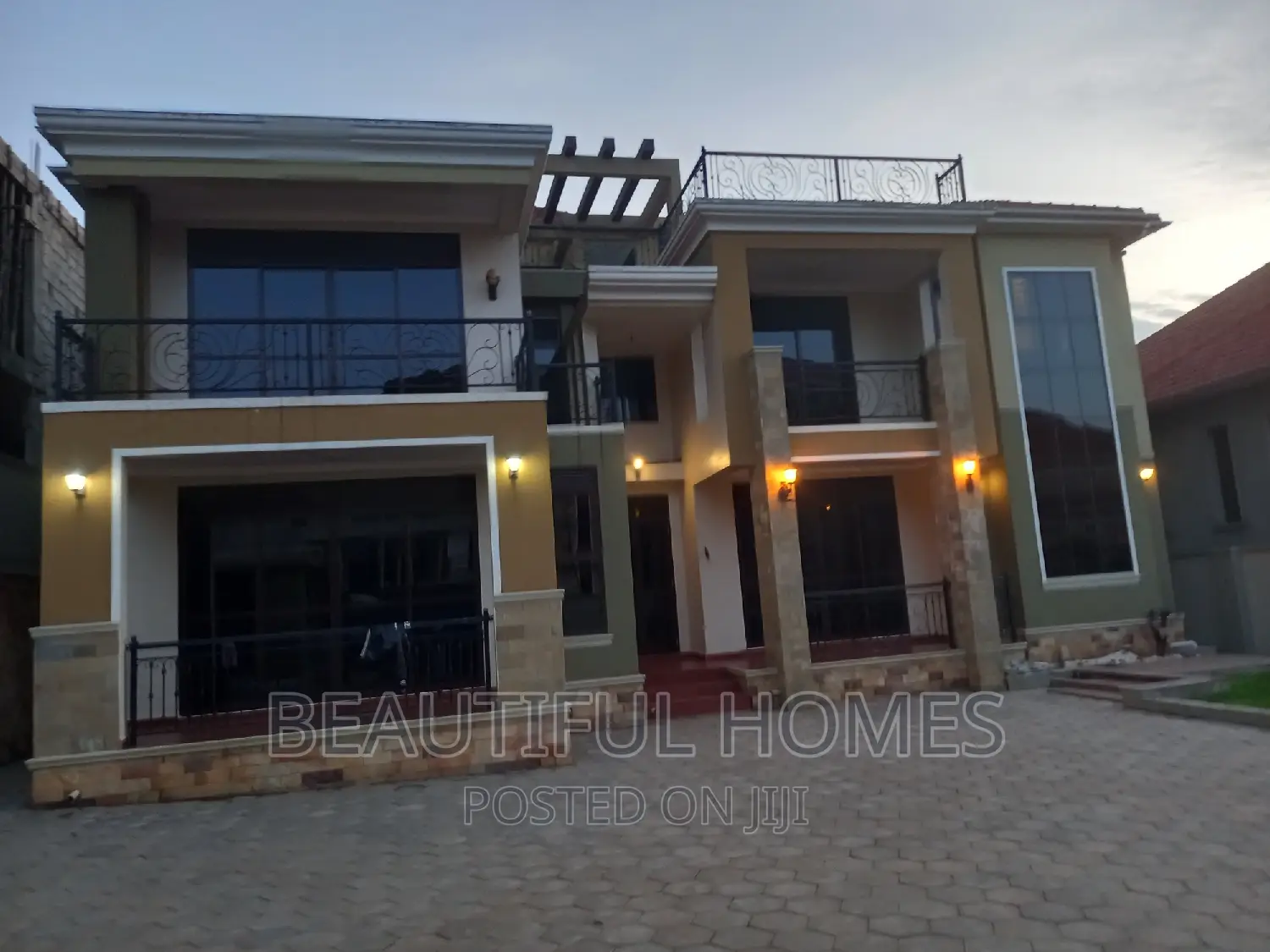 Furnished 6bdrm Duplex in Kyanja Rich, Nakawa for sale in Nakawa