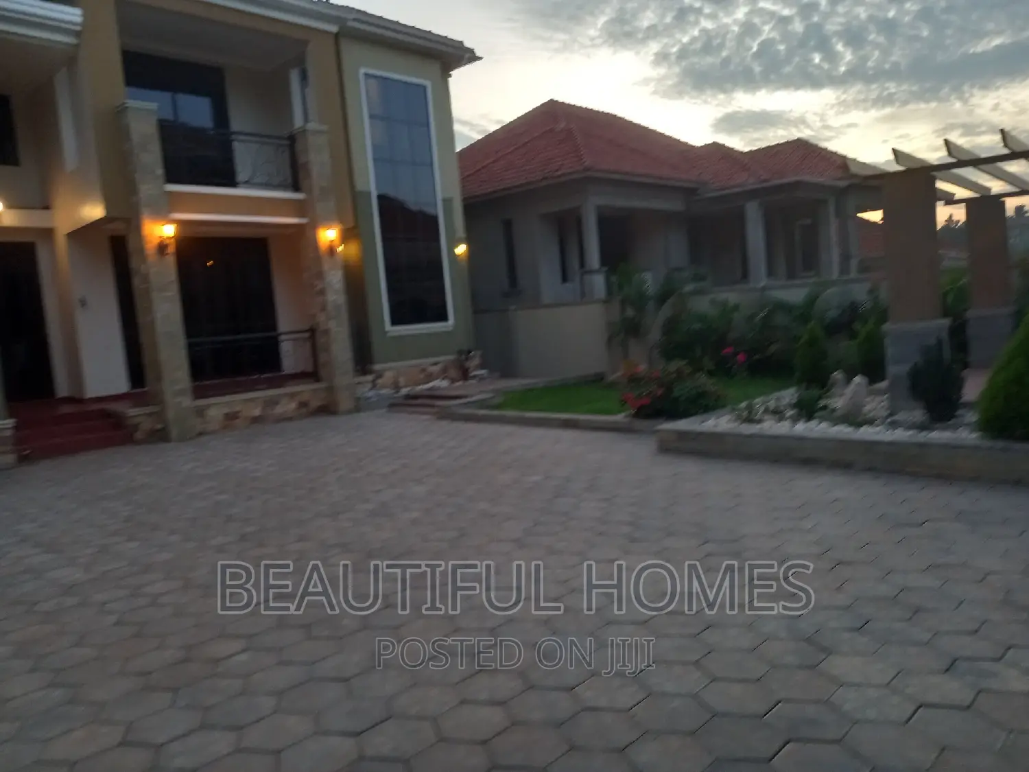 Furnished 6bdrm House in Kyanja, Nakawa for sale in Nakawa