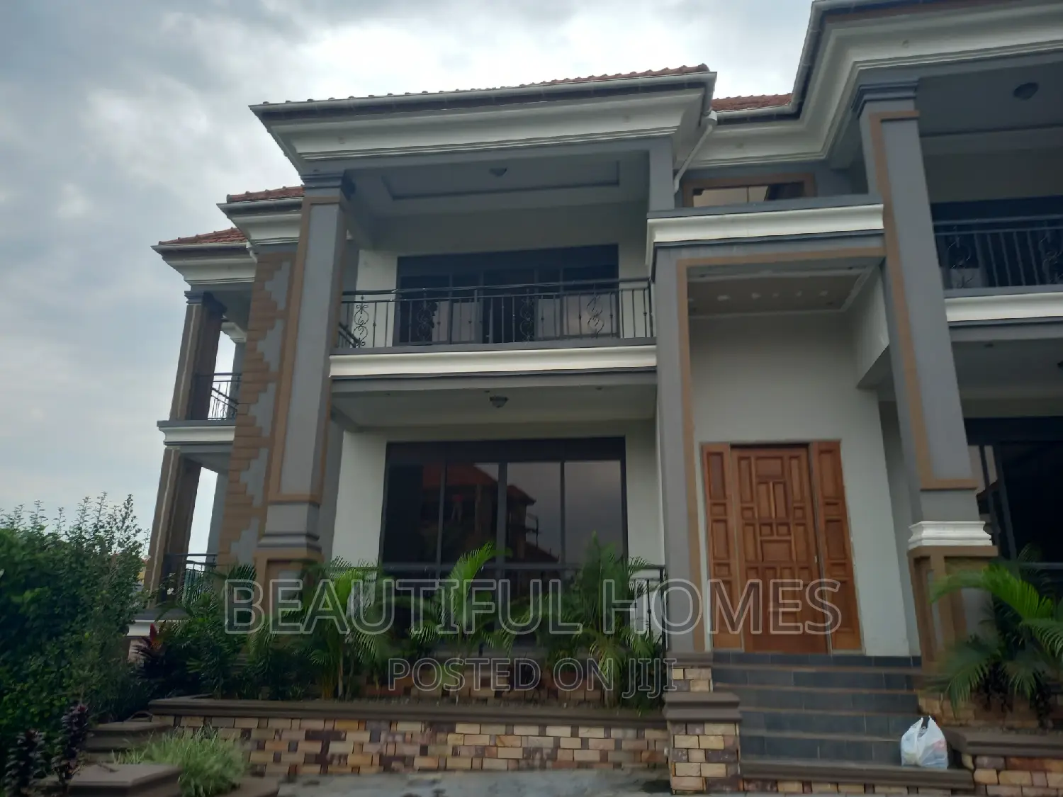 Furnished 6bdrm Mansion in Kisaasi Tarmack, Nakawa for sale in Nakawa