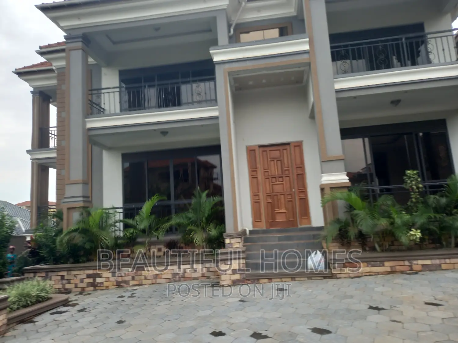 Furnished 6bdrm Mansion in Kisaasi Tarmack, Nakawa for sale in Nakawa
